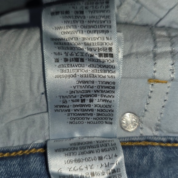 Levi 314 Shaping Straight Jeans Stretch Mid Rise Light Blue Denim 33x32 NWT - Picture 5 of 9